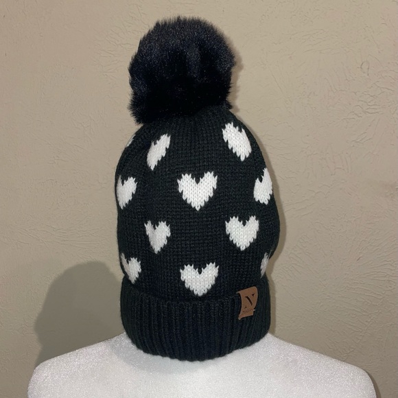 Nollia NWOT Women Black White Hearts Knit Beanie Hat Fur Pom Sherpa Fleece Lined - Picture 2 of 6